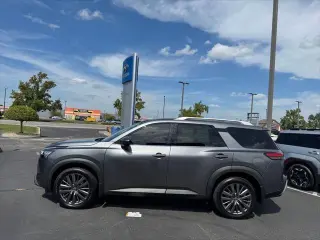 Nissan Pathfinder 2023 AWD SL 4dr SUV