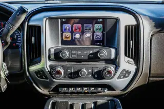 GMC Sierra 1500 2018 4x4 SLT 4p. Cabina de Tripulacion 5.8 ft. CB