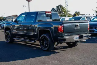GMC Sierra 1500 2018 4x4 SLT 4p. Cabina de Tripulacion 5.8 ft. CB