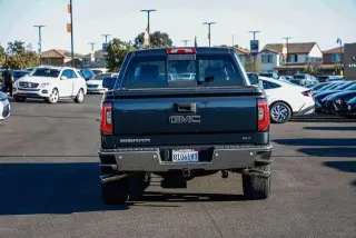 GMC Sierra 1500 2018 4x4 SLT 4p. Cabina de Tripulacion 5.8 ft. CB