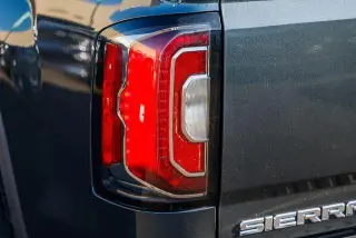 GMC Sierra 1500 2018 4x4 SLT 4p. Cabina de Tripulacion 5.8 ft. CB