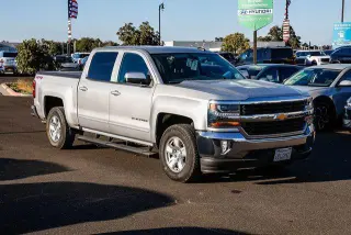 Chevrolet Silverado 1500 2018 4x4 LT 4p Cabatón de Tripulación 5.8 ft. CB