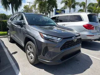 Toyota RAV4 2025 XLE 4p SUV