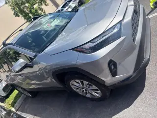 Toyota RAV4 2025 XLE Premium 4p SUV