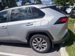 Toyota RAV4 2025 XLE Premium 4p SUV