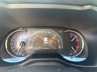 Toyota RAV4 2025 XLE Premium 4p SUV