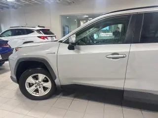 Toyota RAV4 Hybrid 2020 tracción en todas las ruedas XLE 4p SUV
