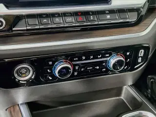 GMC Sierra 1500 2022 4x4 SLT 4p Cabón de tripulación 5.8 ft. CB