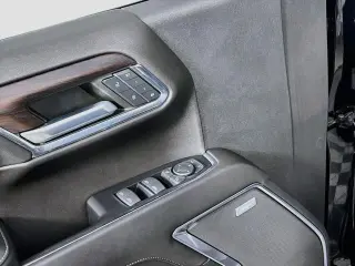 GMC Sierra 1500 2022 4x4 SLT 4p Cabón de tripulación 5.8 ft. CB