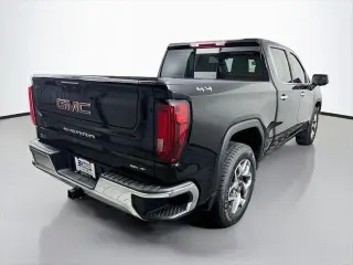 GMC Sierra 1500 2022 4x4 SLT 4p Cabón de tripulación 5.8 ft. CB