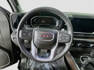 GMC Sierra 1500 2022 4x4 SLT 4p Cabón de tripulación 5.8 ft. CB
