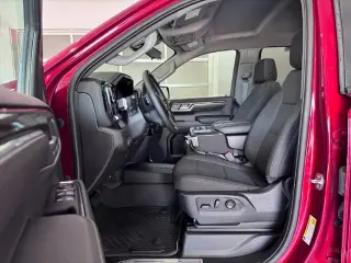Chevrolet Silverado 1500 2023 4x4 RST 4p Cabina de Tripulacion con 5.8 ft. CB