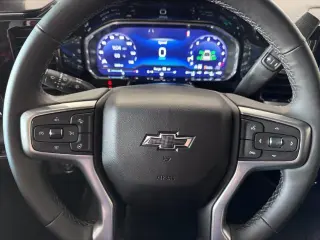 Chevrolet Silverado 1500 2023 4x4 RST 4p Cabina de Tripulacion con 5.8 ft. CB