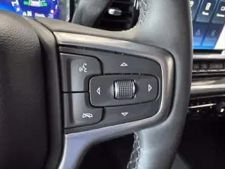 Chevrolet Silverado 1500 2023 4x4 RST 4p Cabina de Tripulacion con 5.8 ft. CB