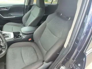 Toyota RAV4 2024 XLE 4p SUV