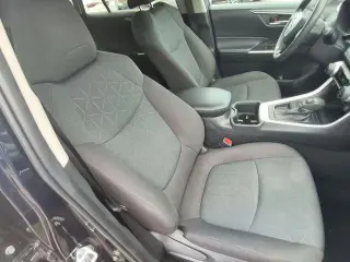 Toyota RAV4 2024 XLE 4p SUV