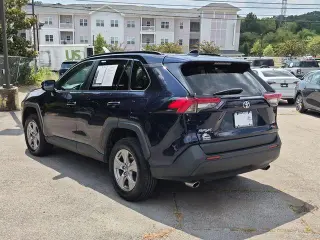 Toyota RAV4 2024 XLE 4p SUV