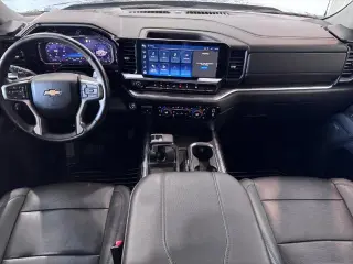 Chevrolet Silverado 1500 2023 4x4 LTZ 4p Cab Camioneta de Tripulación 5.8 ft. CB