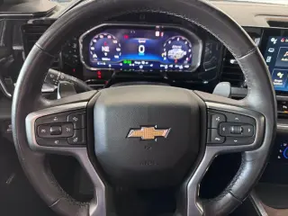 Chevrolet Silverado 1500 2023 4x4 LTZ 4p Cab Camioneta de Tripulación 5.8 ft. CB