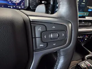 Chevrolet Silverado 1500 2023 4x4 LTZ 4p Cab Camioneta de Tripulación 5.8 ft. CB