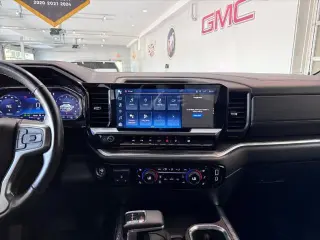 Chevrolet Silverado 1500 2023 4x4 LTZ 4p Cab Camioneta de Tripulación 5.8 ft. CB