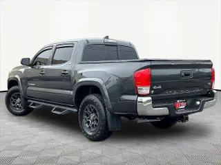 Toyota Tacoma 2017 4x4 SR5 V6 4dr Cab doble 5.0 ft SB
