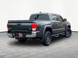 Toyota Tacoma 2017 4x4 SR5 V6 4dr Cab doble 5.0 ft SB