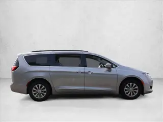 Chrysler Pacifica 2017 Touring-L 4dr Mini-Van