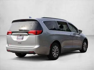 Chrysler Pacifica 2017 Touring-L 4dr Mini-Van