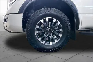 Nissan Titan 2024 4x4 PRO-4X 4p Cab Camioneta de tripulación 5.6 ft. BA
