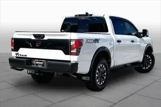 Nissan Titan 2024 4x4 PRO-4X 4p Cab Camioneta de tripulación 5.6 ft. BA