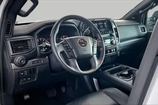 Nissan Titan 2024 4x4 PRO-4X 4p Cab Camioneta de tripulación 5.6 ft. BA
