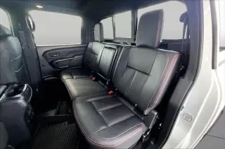 Nissan Titan 2024 4x4 PRO-4X 4p Cab Camioneta de tripulación 5.6 ft. BA
