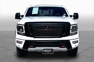 Nissan Titan 2024 4x4 PRO-4X 4p Cab Camioneta de tripulación 5.6 ft. BA