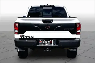 Nissan Titan 2024 4x4 PRO-4X 4p Cab Camioneta de tripulación 5.6 ft. BA