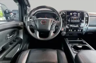 Nissan Titan 2024 4x4 PRO-4X 4p Cab Camioneta de tripulación 5.6 ft. BA