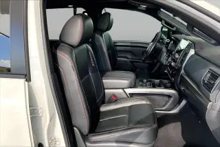 Nissan Titan 2024 4x4 PRO-4X 4p Cab Camioneta de tripulación 5.6 ft. BA