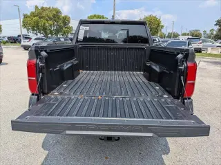 Toyota Tacoma 2024 4x4 SR5 4dr Double Cab 5.0 ft SB