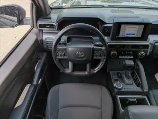 Toyota Tacoma 2024 4x4 SR5 4dr Double Cab 5.0 ft SB