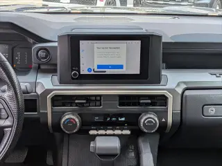 Toyota Tacoma 2024 4x4 SR5 4dr Double Cab 5.0 ft SB