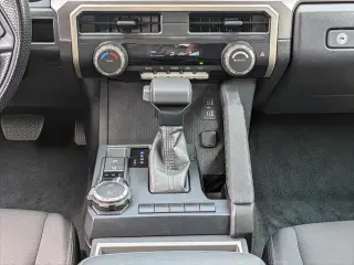 Toyota Tacoma 2024 4x4 SR5 4dr Double Cab 5.0 ft SB