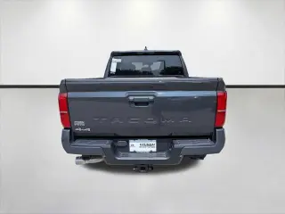 Toyota Tacoma 2024 4x4 SR5 4dr Double Cab 5.0 ft SB