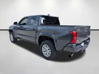 Toyota Tacoma 2024 4x4 SR5 4dr Double Cab 5.0 ft SB