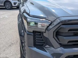 Toyota Tacoma 2024 4x4 SR5 4dr Double Cab 5.0 ft SB