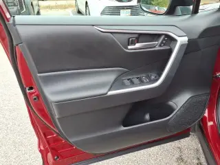 Toyota RAV4 2023 tracción en todas las ruedas XLE Premium SUV 4p