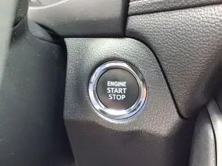 Toyota RAV4 2023 tracción en todas las ruedas XLE Premium SUV 4p