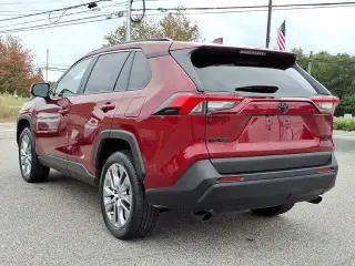 Toyota RAV4 2023 tracción en todas las ruedas XLE Premium SUV 4p