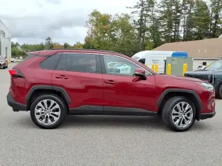 Toyota RAV4 2023 tracción en todas las ruedas XLE Premium SUV 4p