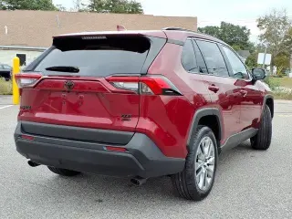 Toyota RAV4 2023 tracción en todas las ruedas XLE Premium SUV 4p