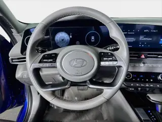 Hyundai ELANTRA 2024 SEL 4p Sedana